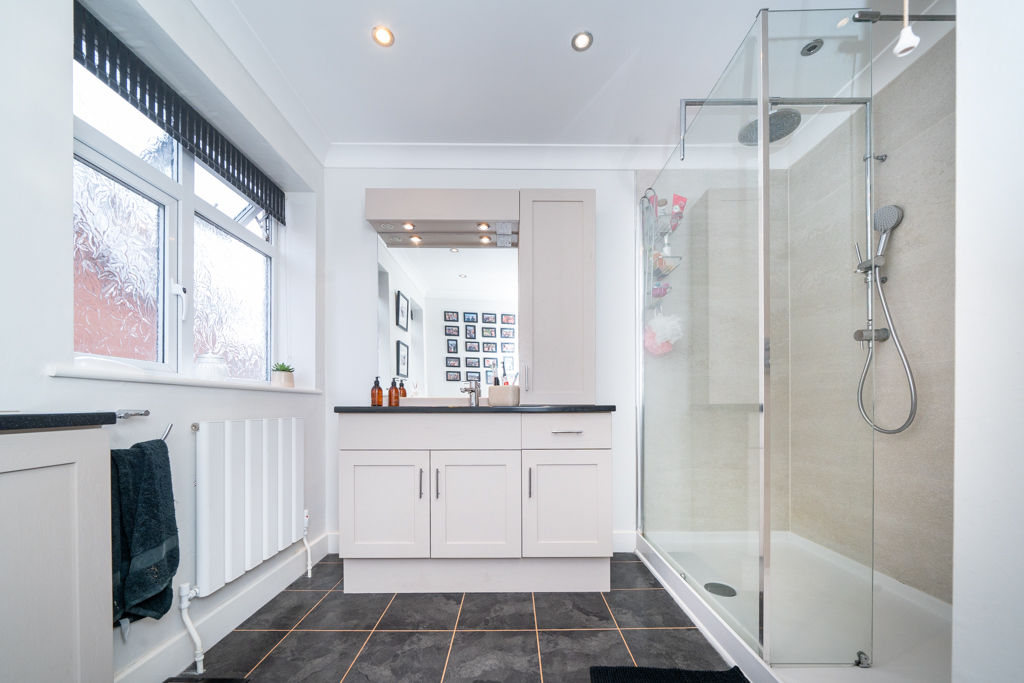 Bedroom- click for photo gallery